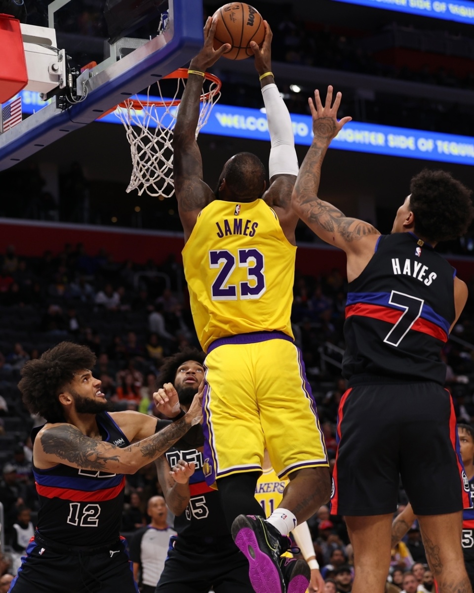 星空体育app-关于战术调整首场状态出色，RNG观众沸腾！，詹姆斯重返赛场上演精彩一战的信息-星空体育app