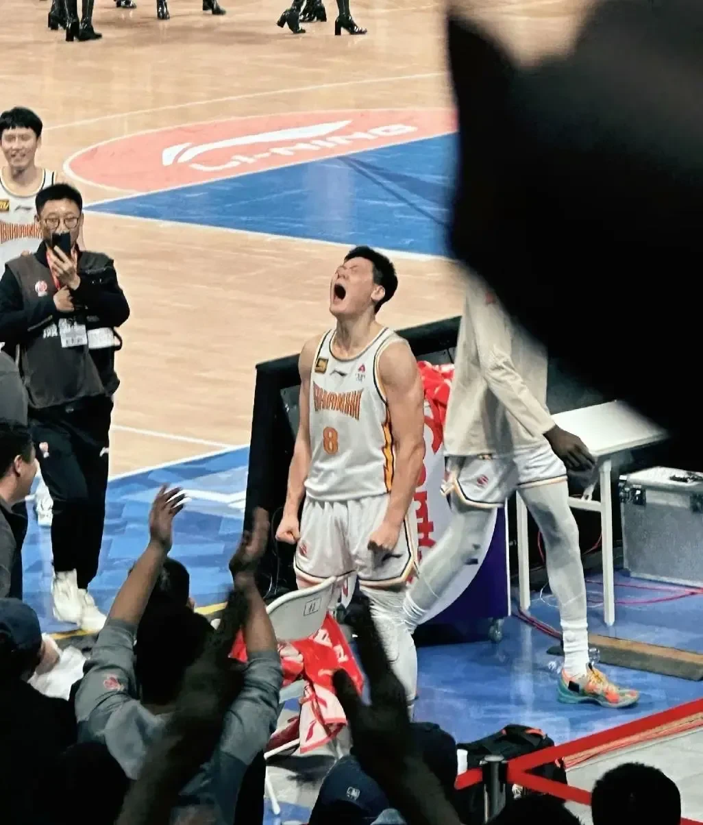 转折点!山东男篮强势反弹,NBA季后赛加时末段攻防权衡,压力陡增,细节决定成败 转折点!山东男篮强势反弹,NBA季后赛加时末段攻防权衡,压力陡增,细节决定成败