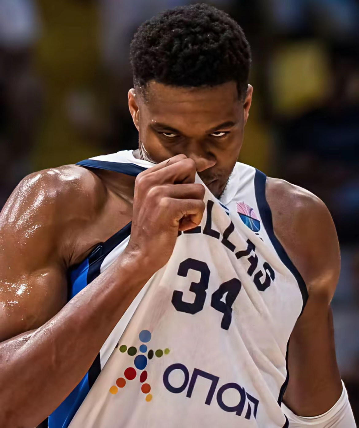 欧联集结日走向成谜詹姆斯连续七场比赛得分超过爆冷，山东男篮豪取连胜备战全明星赛看傻球迷的简单介绍